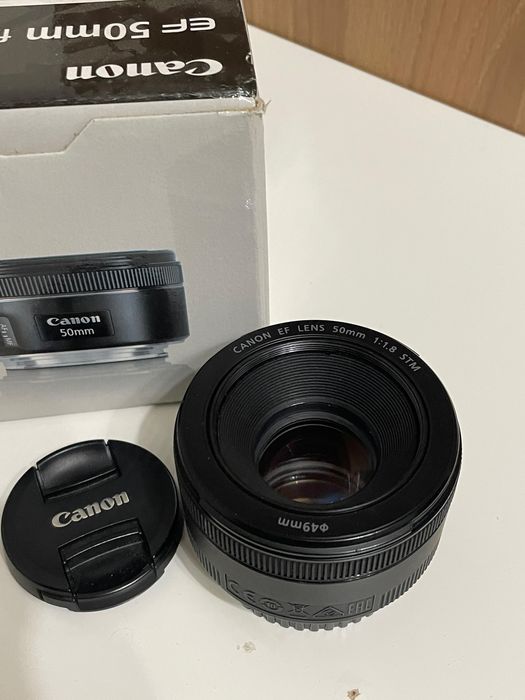 Продам Canon EOS80D