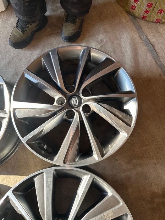 Продам диски на 18 размер