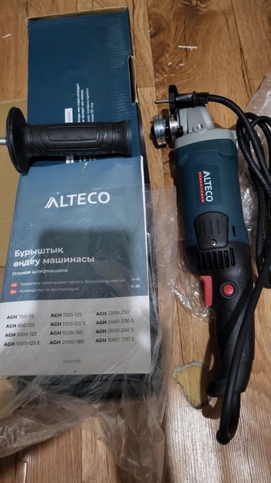 Болгарка новая в коробке.