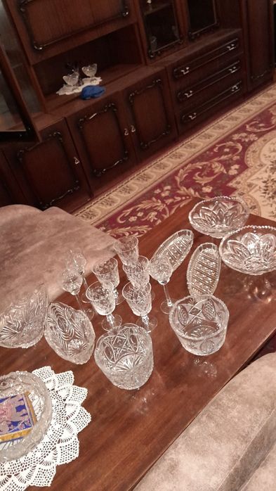 Хрустал идишлар сотилади