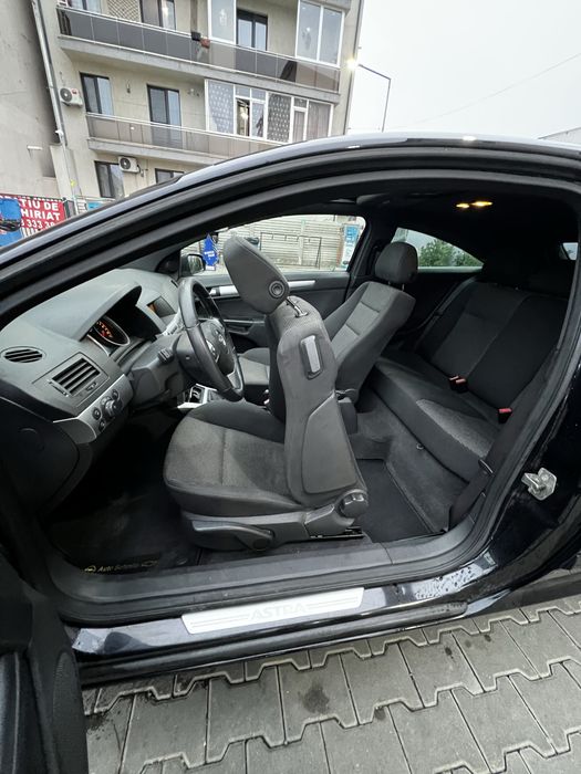 Opel Astra H GTC Panoramic Keyless Entry/Go