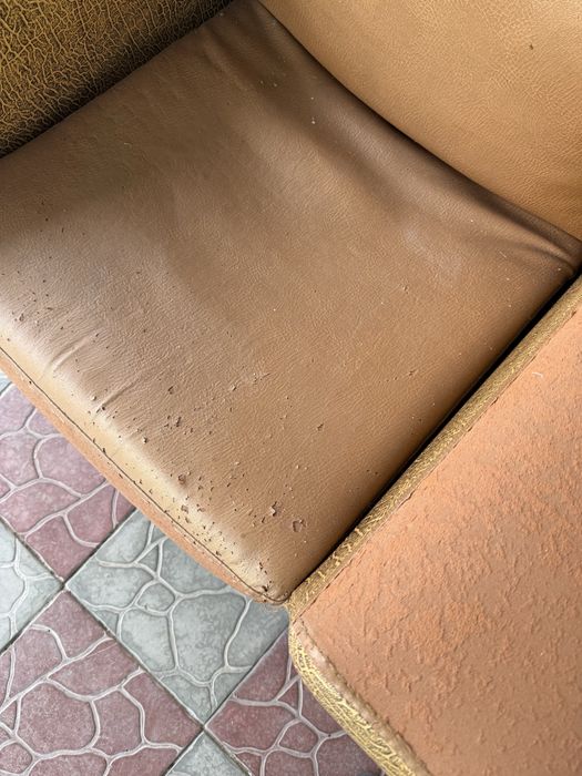 Кресло продается