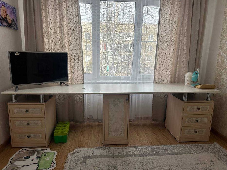 Продам стол на два рабочих места