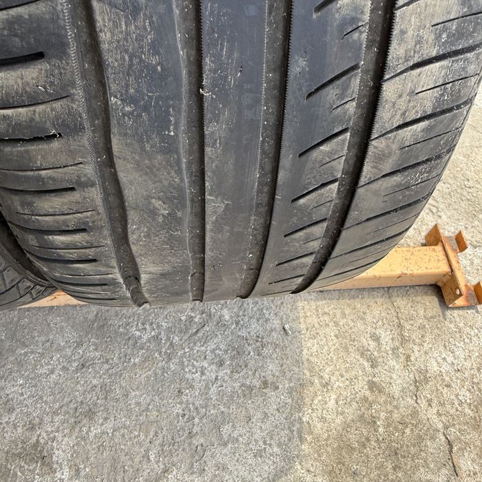 2 броя летни гуми Churcill 255/35 R18 Dot 1022 ном 851