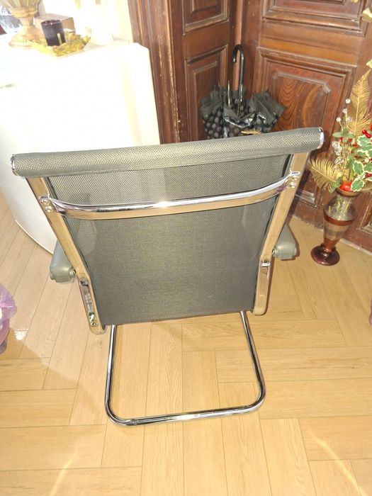 Scaune office foarte elegante