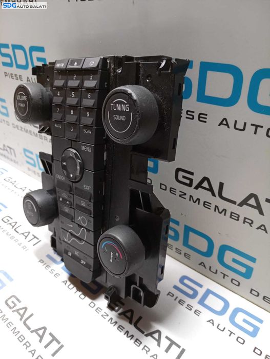 Interfata Panou Consola Comanda Buton Butoane Control Radio CD AC Clima Climatronic Cu Mufa Sparta Volvo C70 2005 - 2013 Cod 8697155 [M4522]