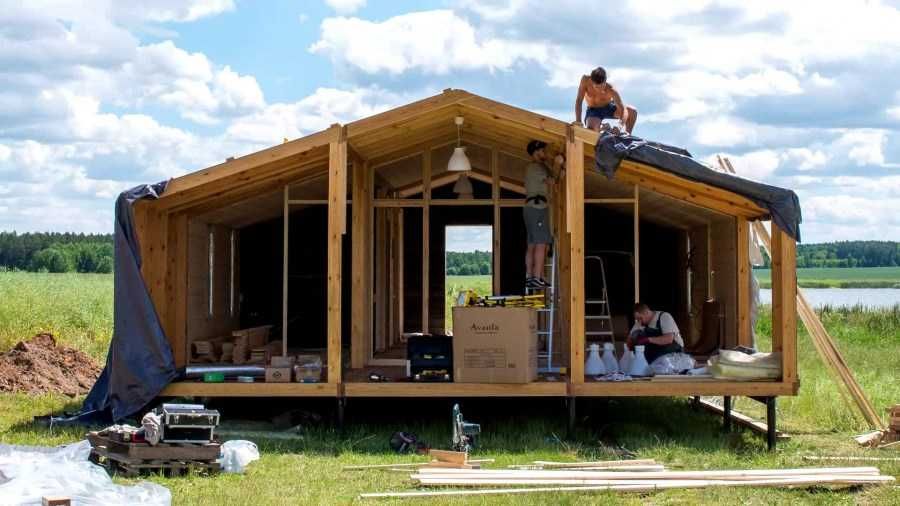 Vand casa modulara pe structura metalica 10m x 10m