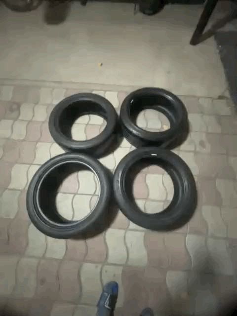 Резина 245/35/18  BRIDGESTONE