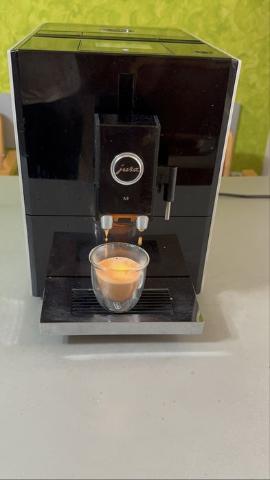 Aparat de cafea/expresor cu  boabe  Jura A9 touch screen