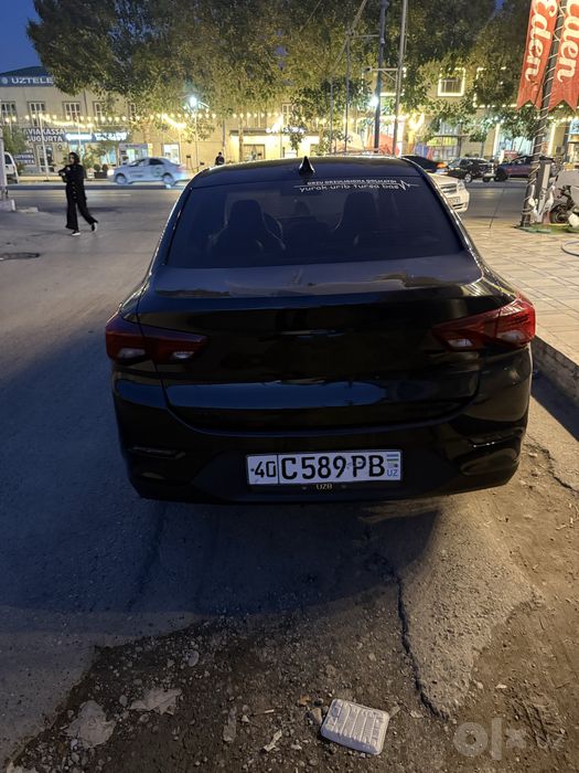 Onix aftamobili qora