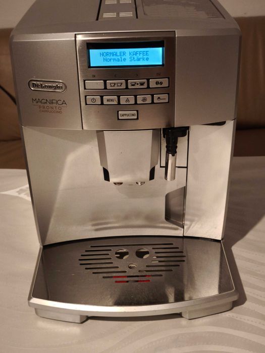 Aparat de cafea DeLonghi