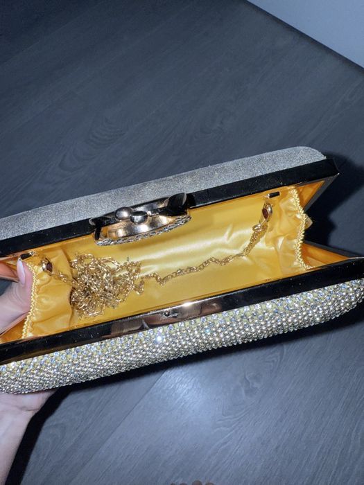 Сумка клатч на выход в идеальном состоянии