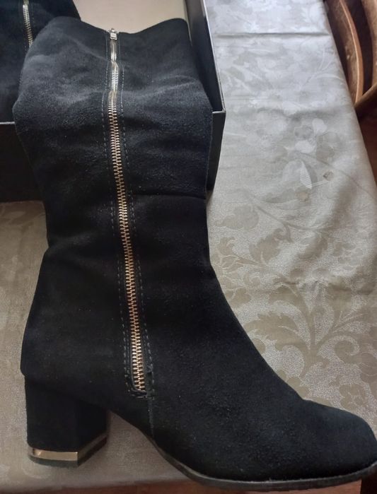 Продаю две пары обуви