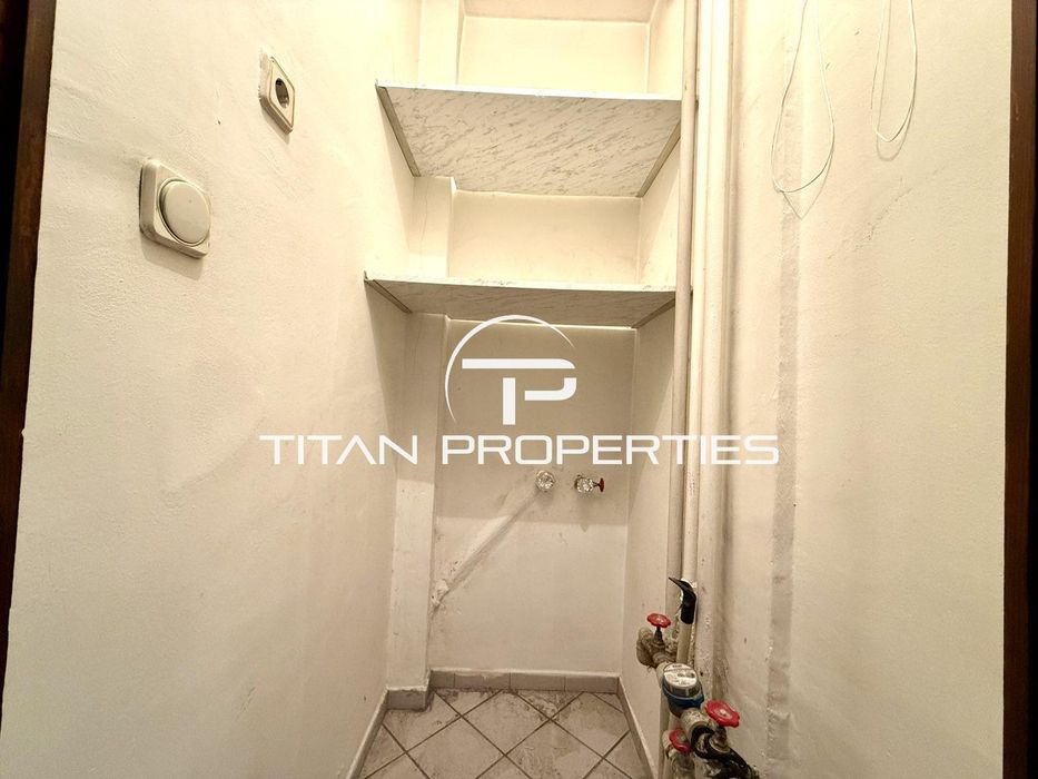 Тристаен апартамент за продажба в кв.Мараша