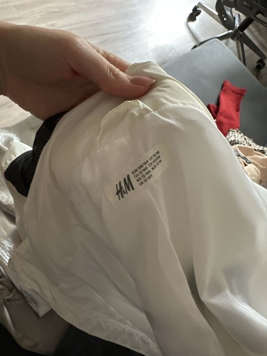Продам ветровку H&M