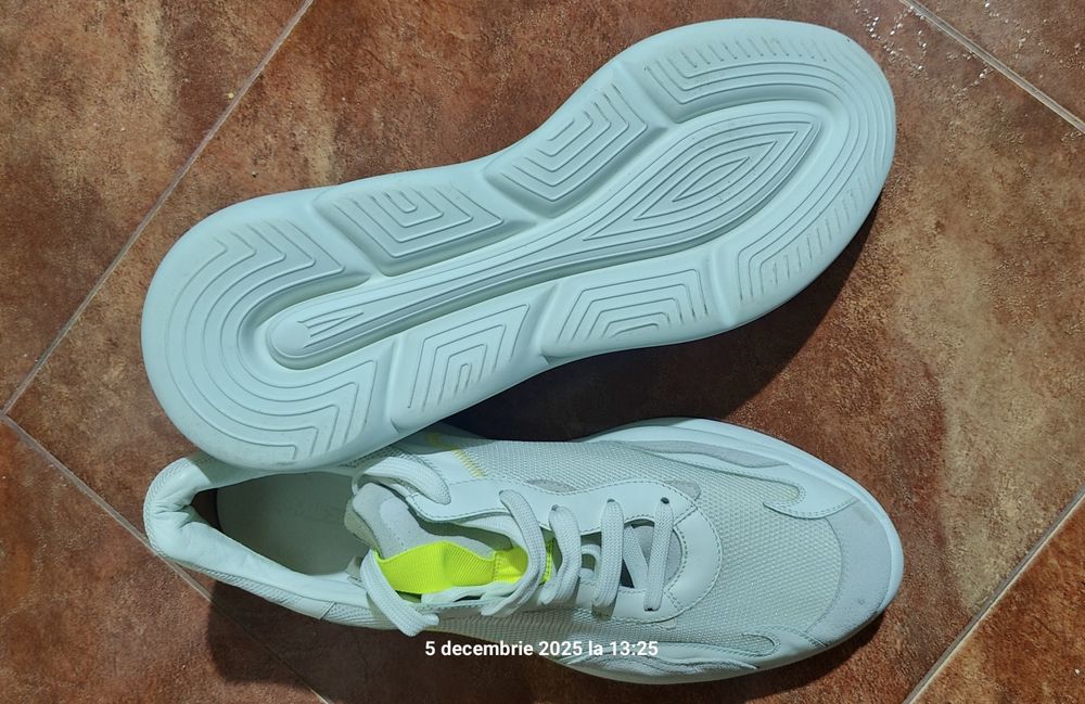 Adidași Musette mărime 45, model NEW ZAMORA A167