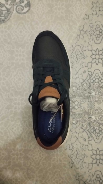 Кожаные кроссовки Clarks Motion Trek Go