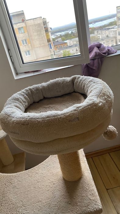 Ansamblu joacă imens pisici 5 nivele • Scratcher + culcușuri • Demontabil • Stare bună pe colt