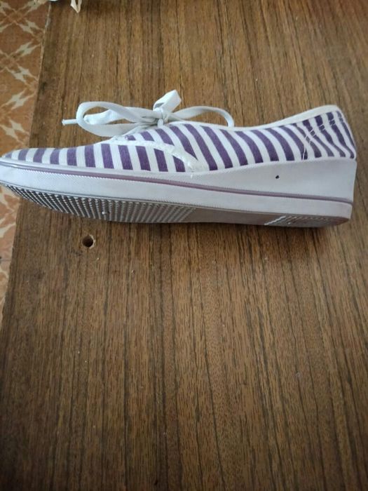 Обувь женская ..