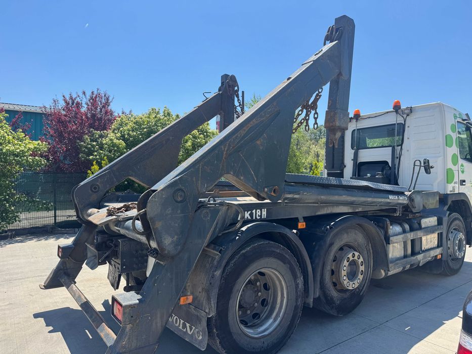 Camion ridicare container skip VOLVO FM AN FAB 2011