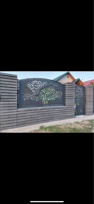 Balcoane su balustrade