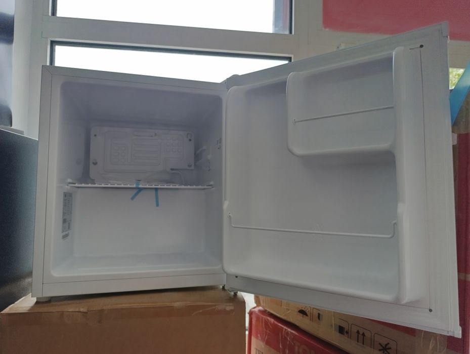 Нов!!! Мини хладилник OK  OFR 011E 40 литра