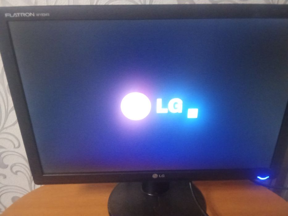 Монитор + клавиатура+ мышка