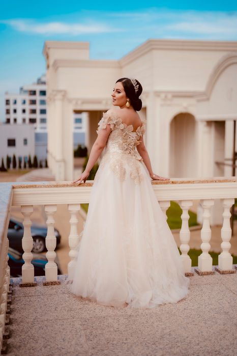 Rochie de  mireasă cu corset la spate