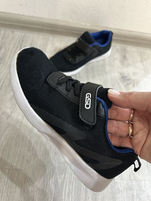 Кроссовки детские беговые