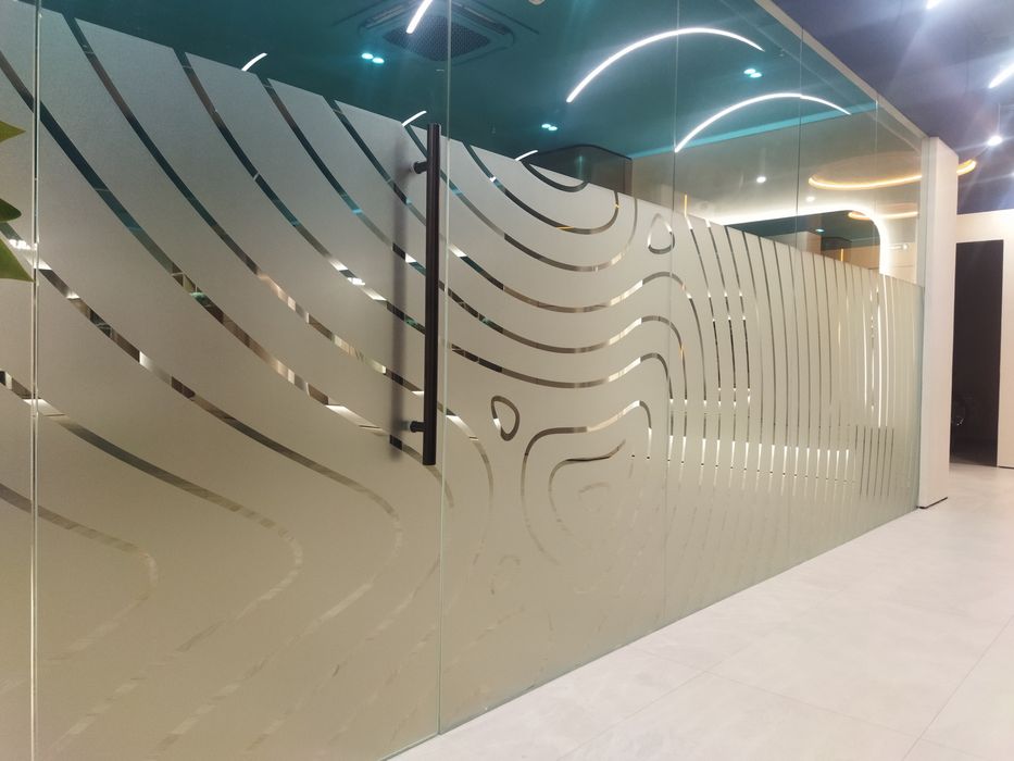 Тонировка Окон Перегородок Матовая Зеркальная Пленка Логотип