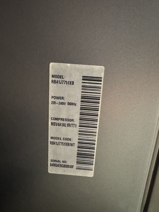 Холодильник Samsung