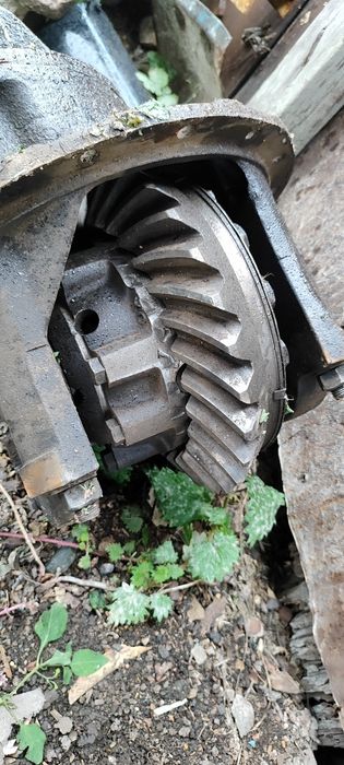 Продам редуктор на самосвал HOWO