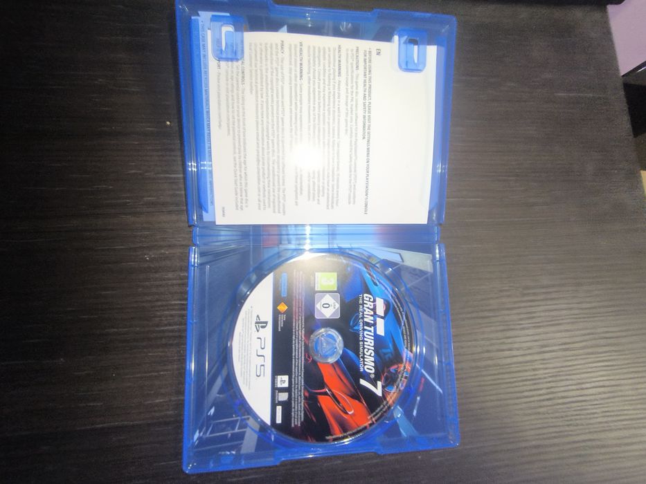 Продавам волан с педали и допълнителна игра Grand turismo 7