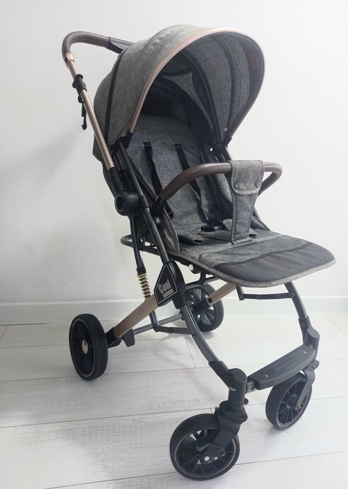 Продам прогулочную коляску