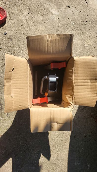 Suport auto tip capră și cric de 2 tone.