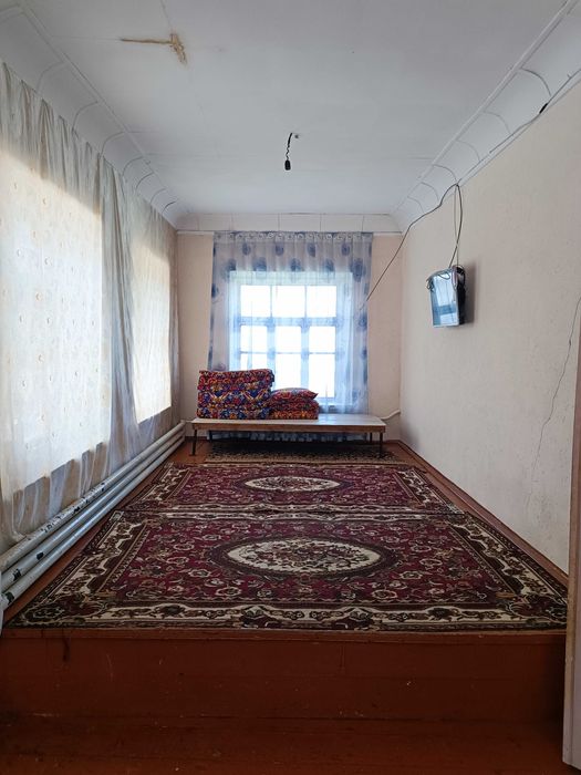 Сырдарё шахрида 14 сотих, 5 хонали ховли уй сотилади.