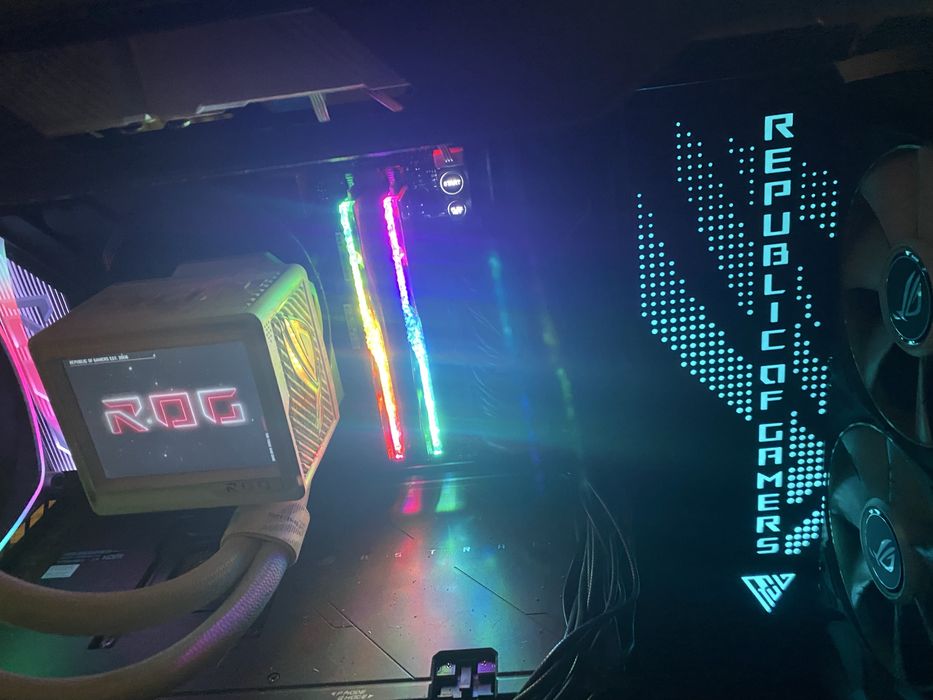 ROG godlike PC and monitor