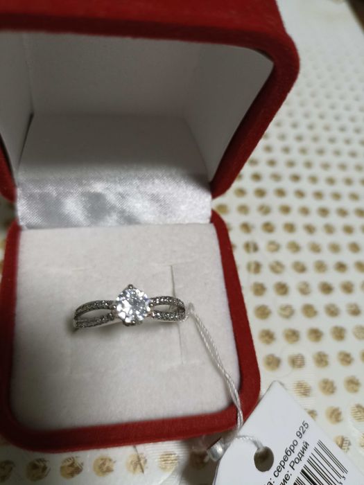 Кольцо серебряное с камнем