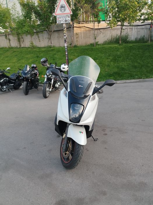 Макси скутер gilera gp 800
