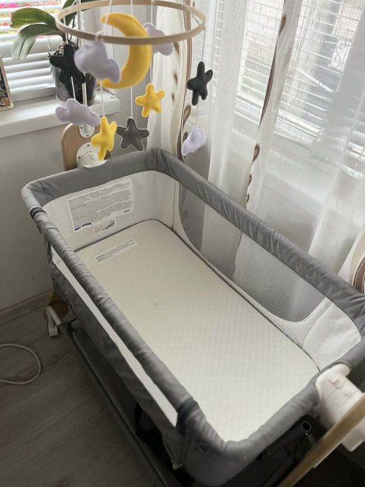 Бебешко легло next to me Chipolino