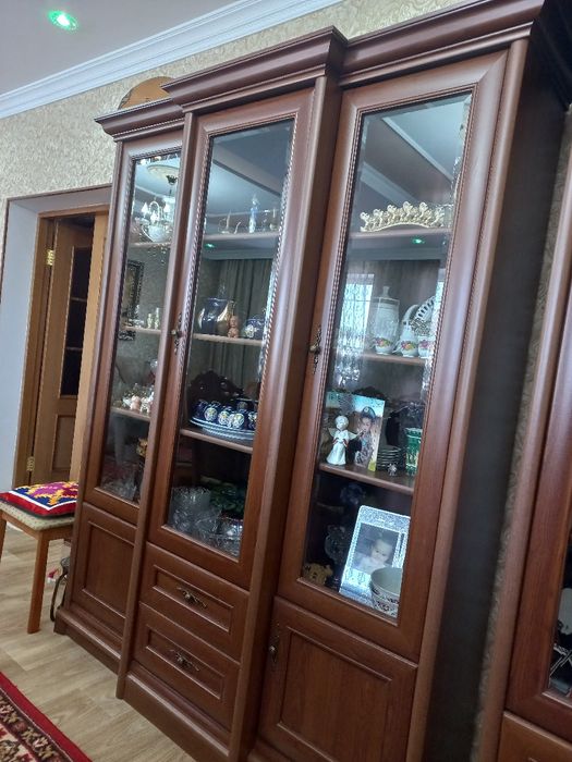 Горка и тумба с зеркалом для зала