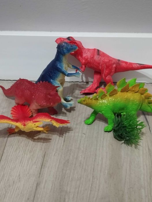 Игрушки фигурки динозавриков