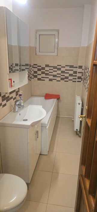 apartament cu 3 camere pretabil spatiu comercial