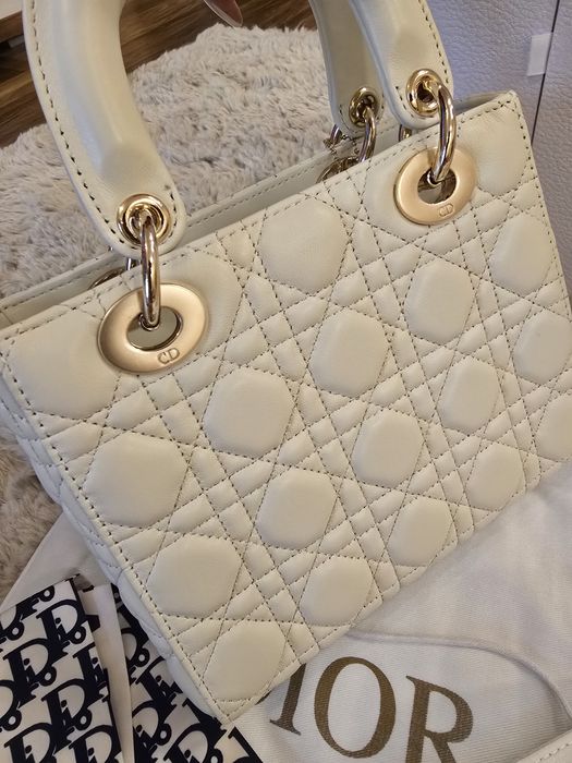 Налична чанта Lady Dior Latte