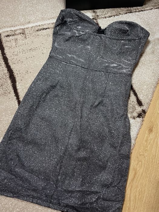 Елеганта блестяща рокля за специални поводи!