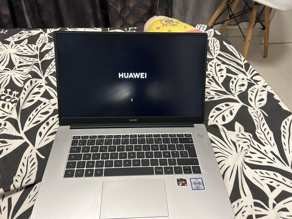 VAND LAPTOP     Huawei MateBook D15 Ryzen 5 – Stare foarte bună