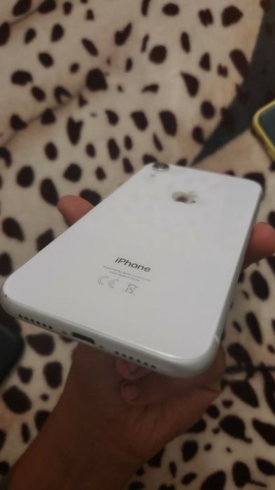 Pachet 2 iPhone – iPhone XR + iPhone 8 | Funcționale | Preț bun