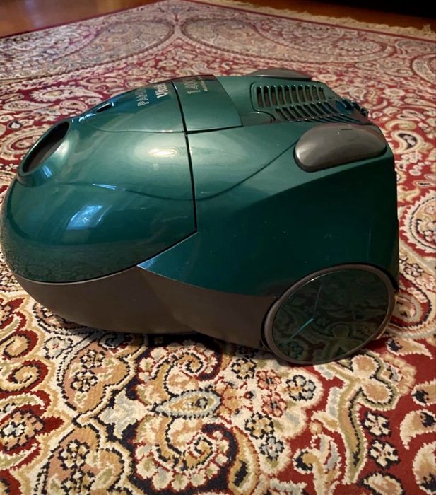 Пылесос Vitek Panda 1400W.