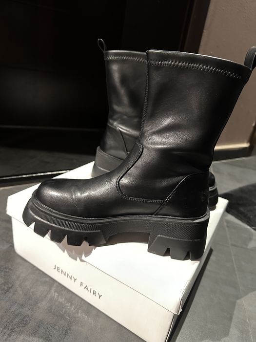 Дамски кожени боти