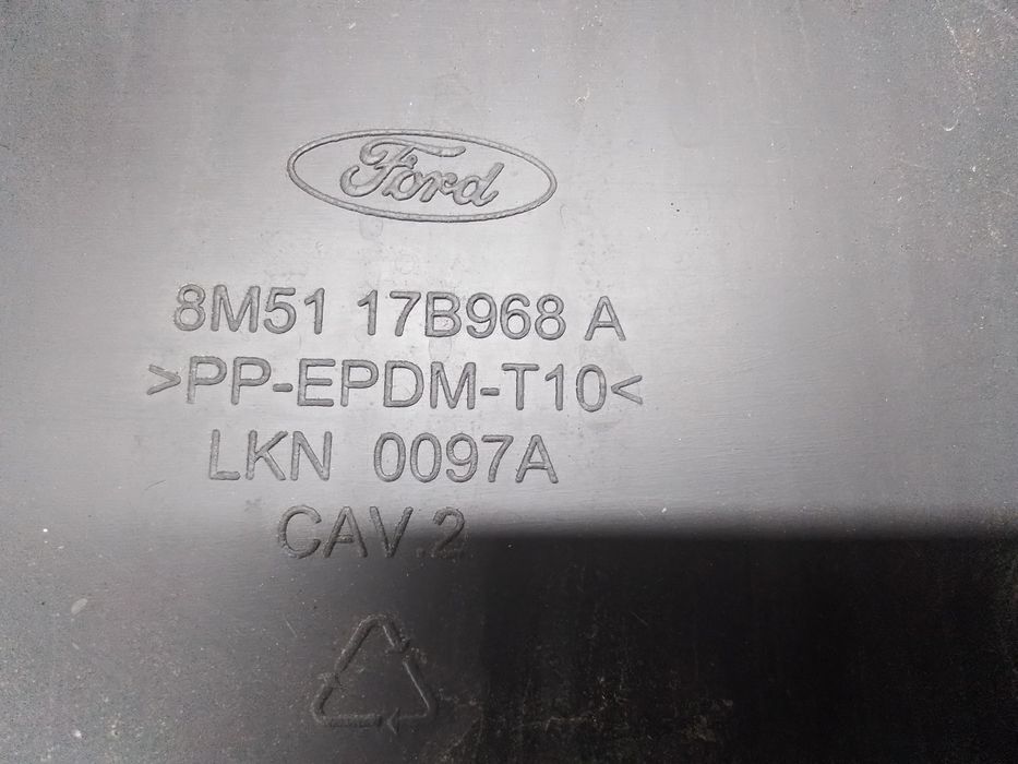 grila centrala fata ford focus 2 (2004-2010) [da_] 1.6 motorina 2009